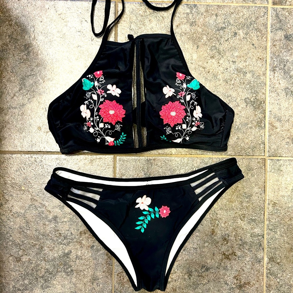 Cupshe swimsuit size medium
